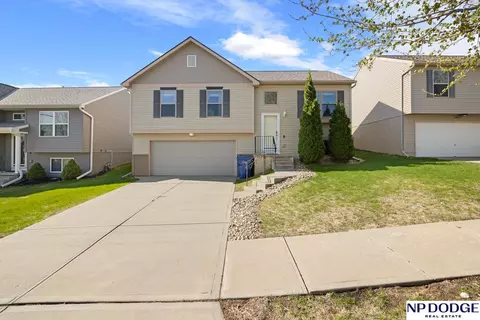 14605 Knudsen St, Bennington, NE 68007