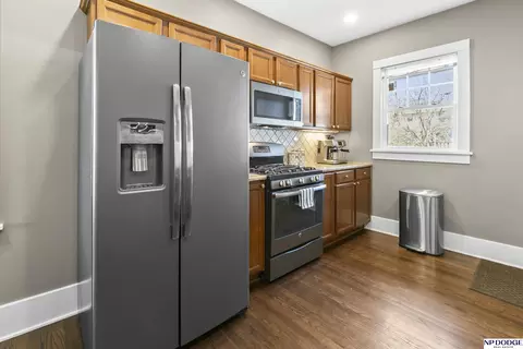 Kitchen - 5018 Izard St, Omaha, NE 68132 photo 3 of 4