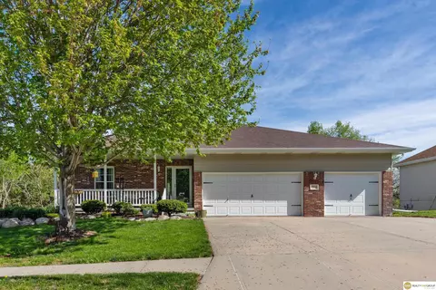 15842 Timberlane Dr, Omaha, NE 68136