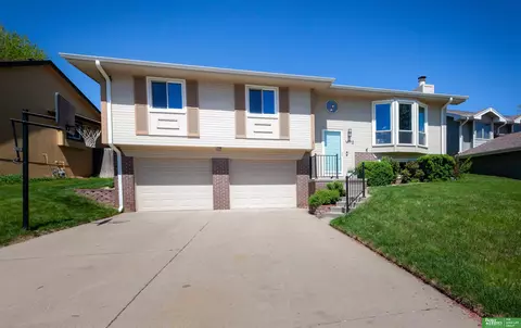 14712 Hascall St, Omaha, NE 68144