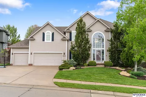 18460 Adams St, Omaha, NE 68135