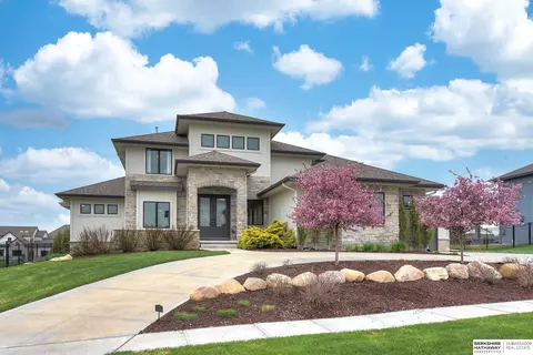 12358 Slayton St, Papillion, NE 68046