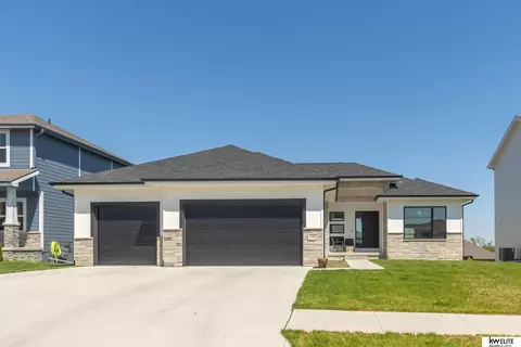 7707 S 199 St, Gretna, NE 68028