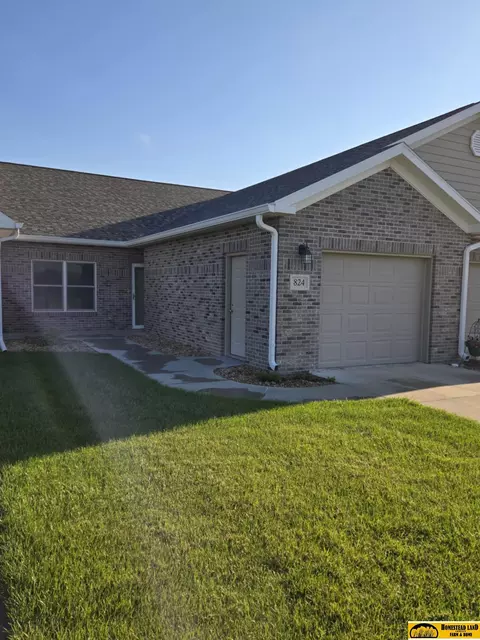 824 Meadow St, Beatrice, NE 68310