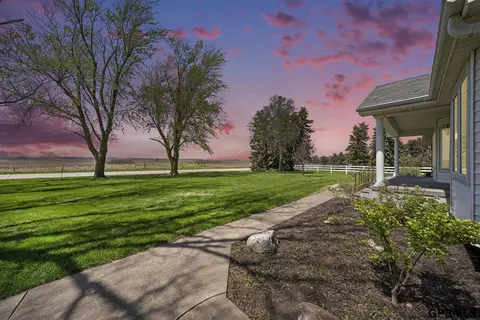 2278 County Road 19 County Rd, Bennington, NE 68007