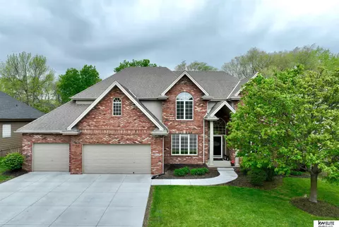 802 S 182nd St, Elkhorn, NE 68022