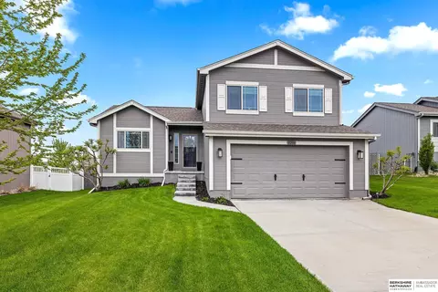 8206 S 186th St, Omaha, NE 68136