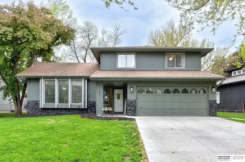 806 Kountze Memorial Dr, Bellevue, NE 68005