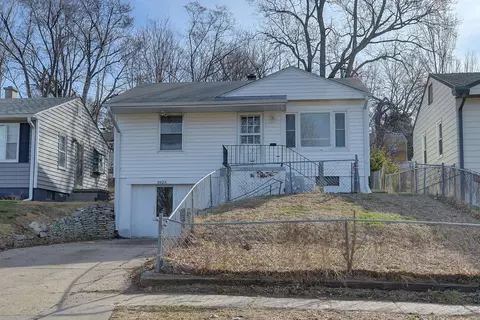 3925 N 55th St, Omaha, NE 68104