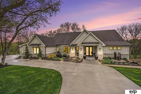 23716 P St, Elkhorn, NE 68022