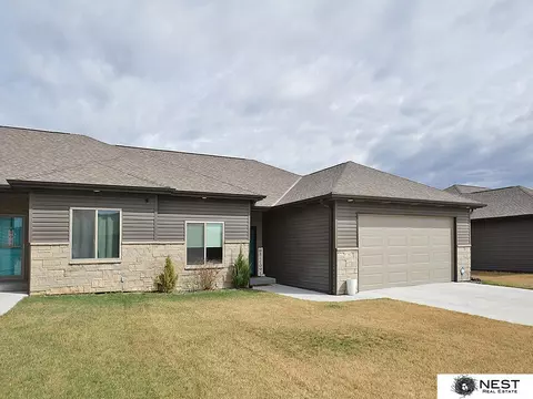 3750 Twin Creek Rd, Lincoln, NE 68516
