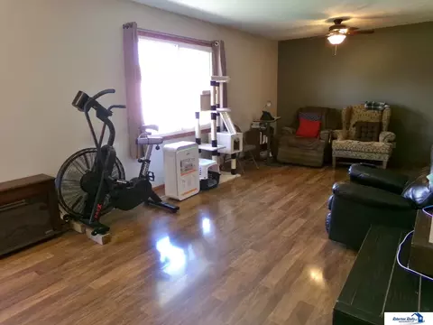 1907 Jackson St, Beatrice, NE 68310 photo 9