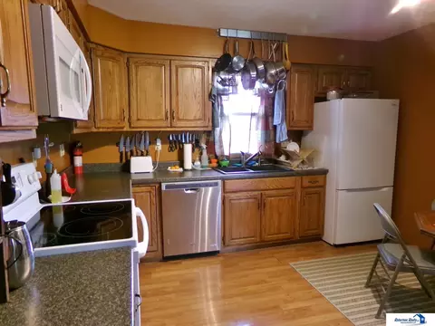 1907 Jackson St, Beatrice, NE 68310 photo 4