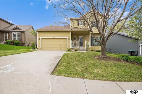15113 Butler Ave, Omaha, NE 68116