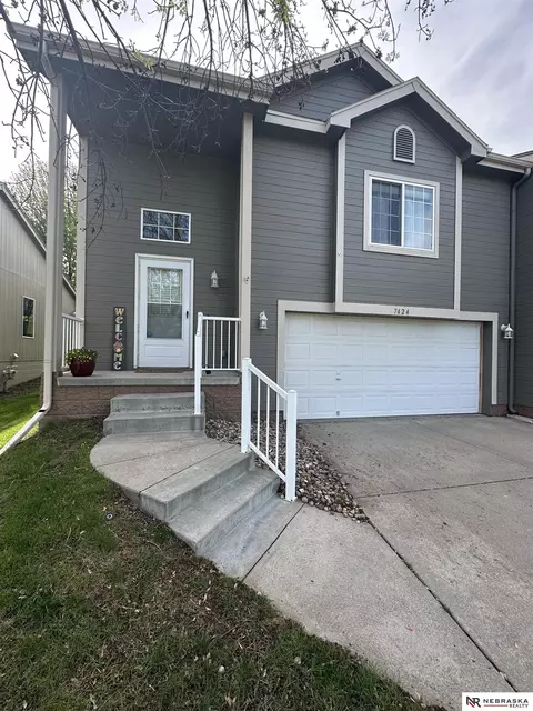 7424 N 77th Ter, Omaha, NE 68122