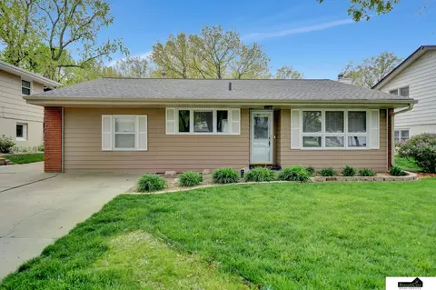 1400 Meadow Dale Dr, Lincoln, NE 68505