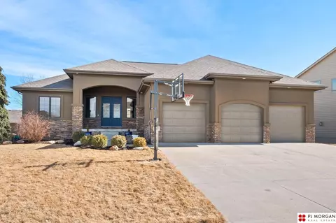12123 S 79 St, Papillion, NE 68046