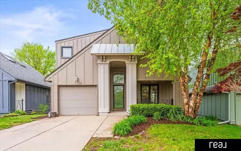 1126 S 15 Cir, Omaha, NE 68108