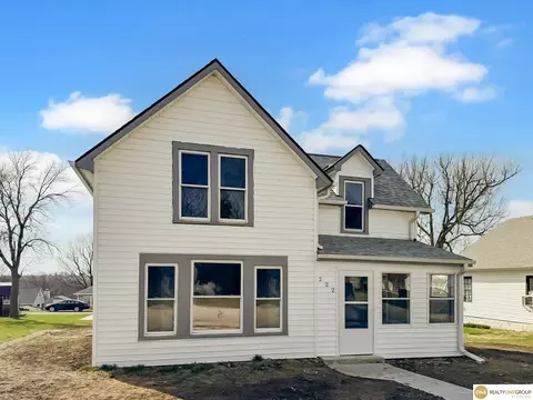 222 N Central St, Carson, IA 51525