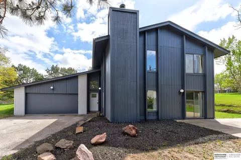 1206 N 145th Plz, Omaha, NE 68154