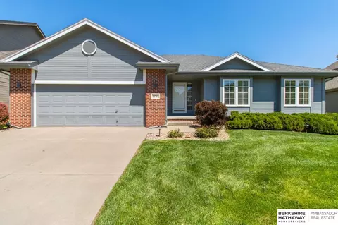 18714 Lillian St, Omaha, NE 68136