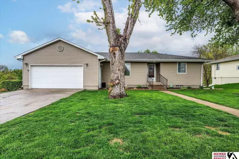 101 Ehrig Ave, Treynor, IA 51575