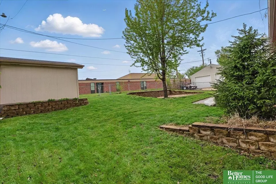 Exterior - 7212 S 78 St, La Vista, NE 68128 photo 3 of 6