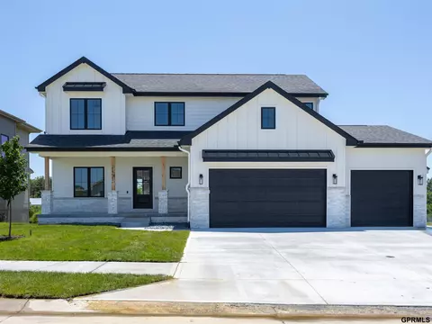11007 S 218 St, Gretna, NE 68028