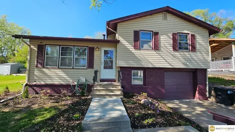 6742 Kansas Ave, Omaha, NE 68104