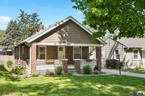 2823 S 12th St, Lincoln, NE 68502