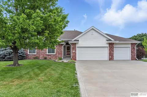 1719 N 211th St, Elkhorn, NE 68022