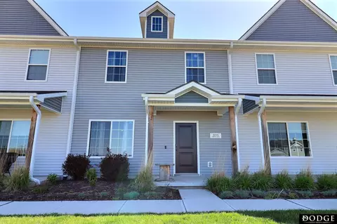 2215 N Aaron Way, Fremont, NE 68025