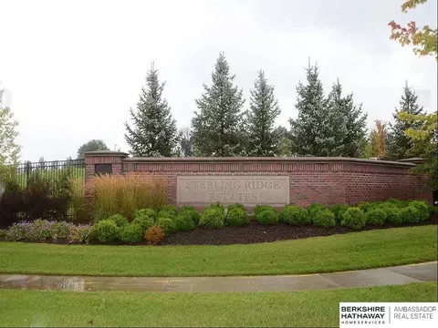 1417 S 127 St, Omaha, NE 68144