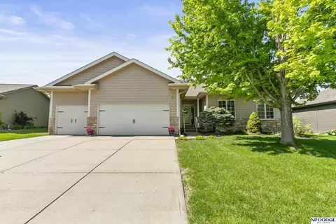 17807 Grenelefe Ave, Omaha, NE 68136