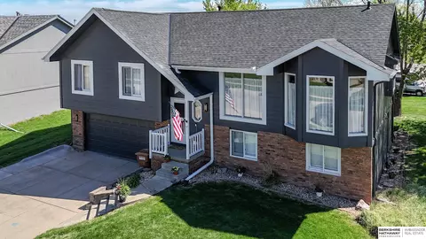 15779 N 2nd St, Bennington, NE 68007