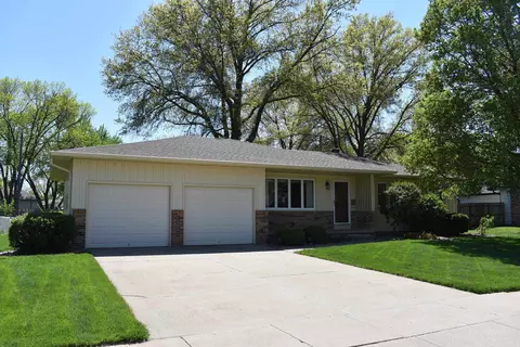 2041 E 19th St, Fremont, NE 68025