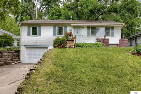 7545 Sherman Dr, Omaha, NE 68134