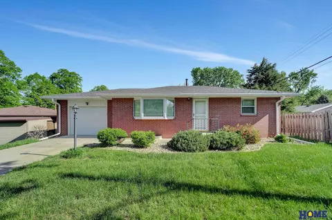 5510 T St, Lincoln, NE 68504