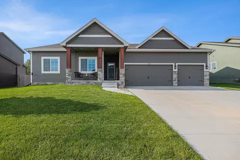 5408 Sheridan Rd, Papillion, NE 68133
