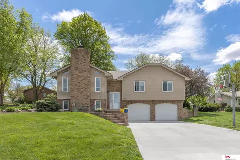 14514 Elder Cir, Plattsmouth, NE 68048
