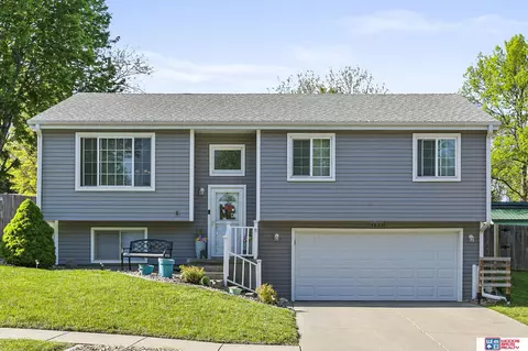 4825 Chiswick Dr, Lincoln, NE 68516