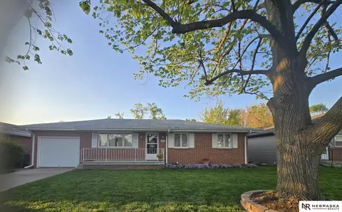 106 W Meigs St, Valley, NE 68064