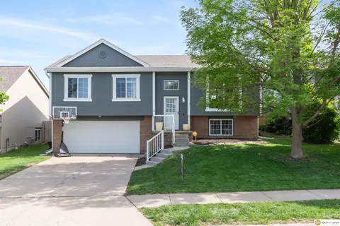 18685 V St, Omaha, NE 68135