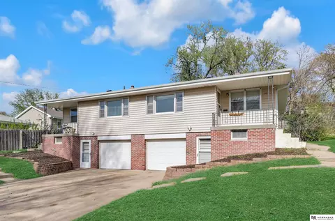 3113 S 3111 S 44 Ave, Omaha, NE 68105