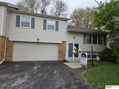 2318 S 119th Plz, Omaha, NE 68144