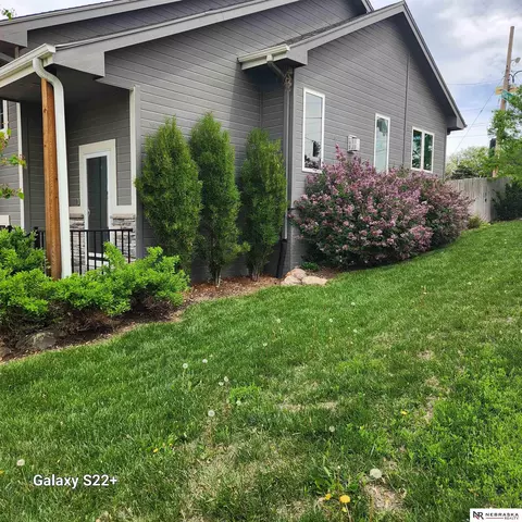 6005 N 108th Avenue Cir, Omaha, NE 68164
