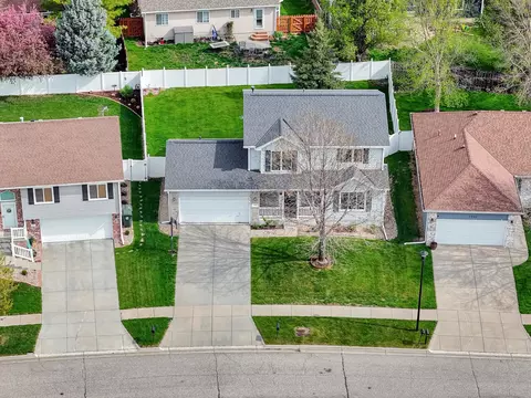 1920 Garret Ln, Lincoln, NE 68512