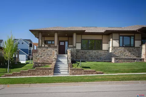 800 Aster Rd, Lincoln, NE 68521