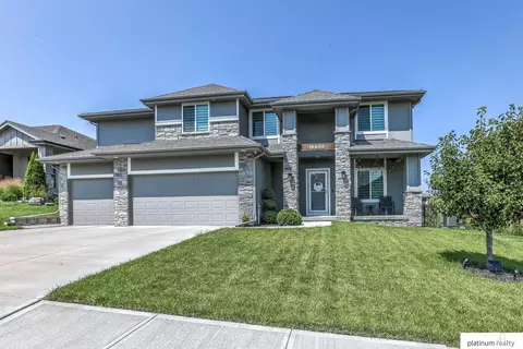 18808 Boyd St, Omaha, NE 68022