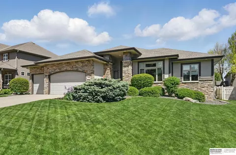 10250 Margo St, La Vista, NE 68128